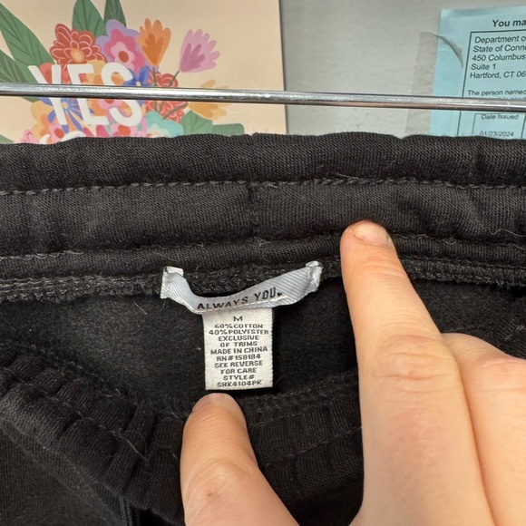 Always you shorts M // 091701 - Picture 2 of 2